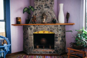 Casa de Larry fireplace